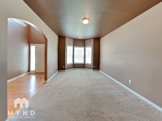 Building Photo - 1833 Wanda Way
