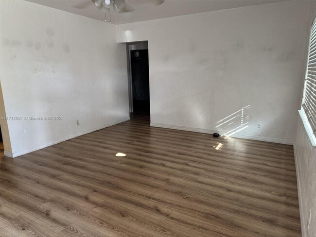 Foto del edificio - 2 bedroom in West Park FL 33023