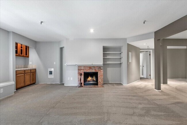 Foto del edificio - Beautiful 3 bed 2 bath condo near Downtown...