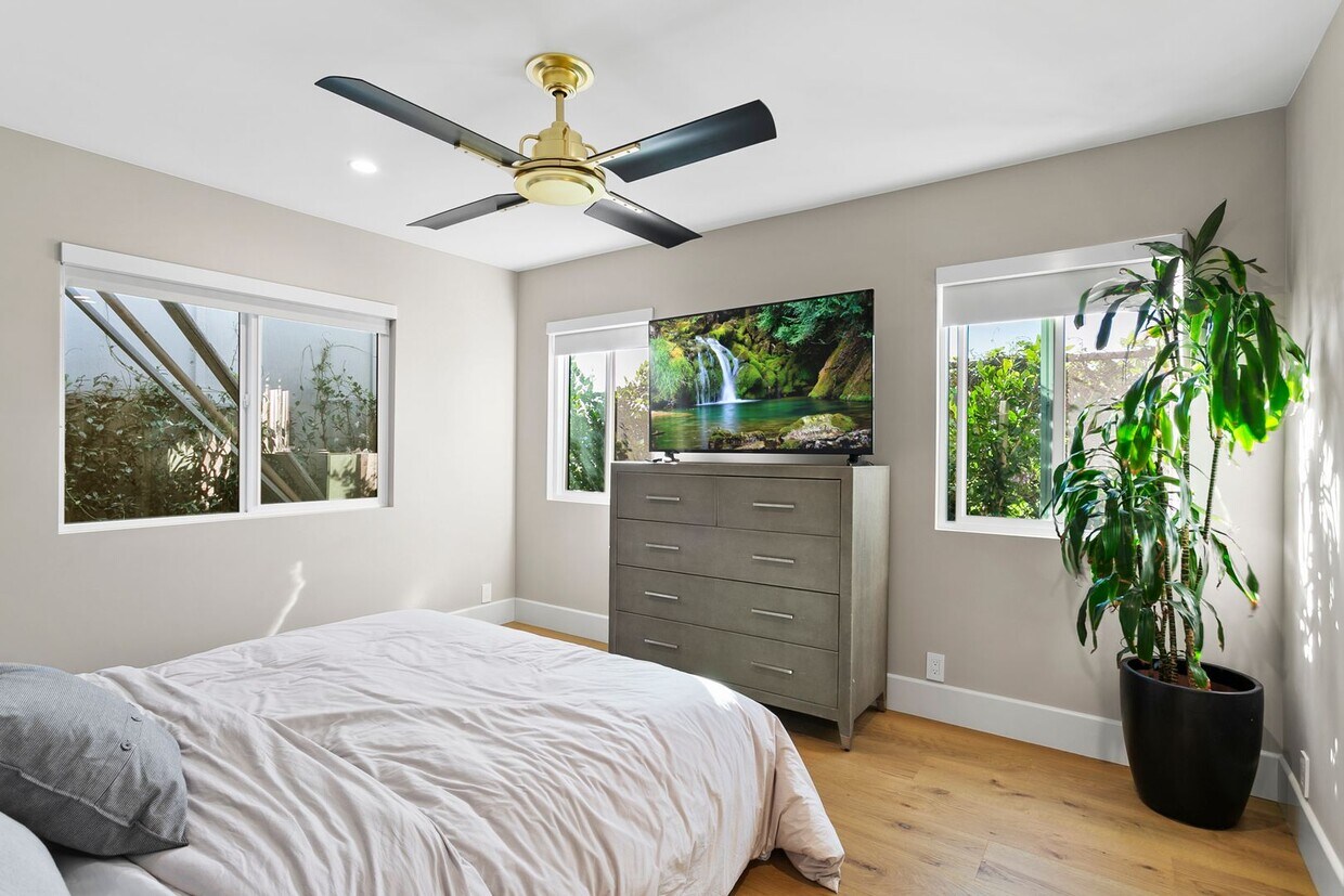 Foto principal - Hidden Gem in Newport Heights