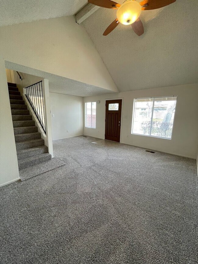 Foto del edificio - Cozy townhome in Carson City!