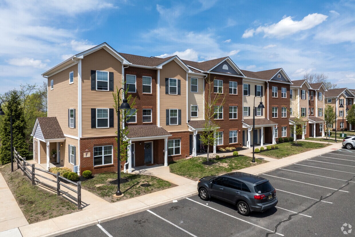 Foto principal - Riverfront Village at Pennsauken