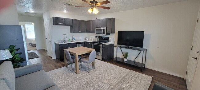 Building Photo - NEW LUXURY ONE BEDROOM APARTMENT FULLY FUR...