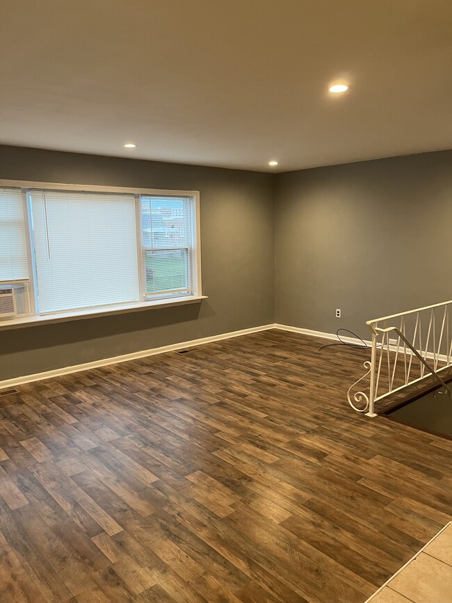 Building Photo - 2649 Tremont St