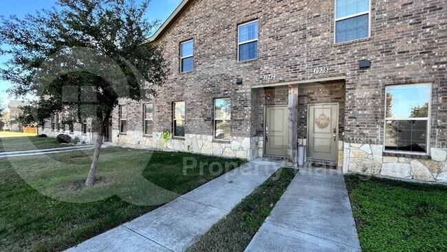 Building Photo - 1942 Timber Oaks Dr