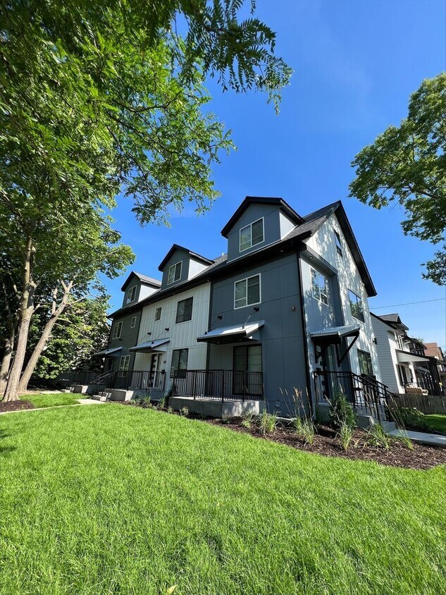 Primary Photo - 6th St Triplex
