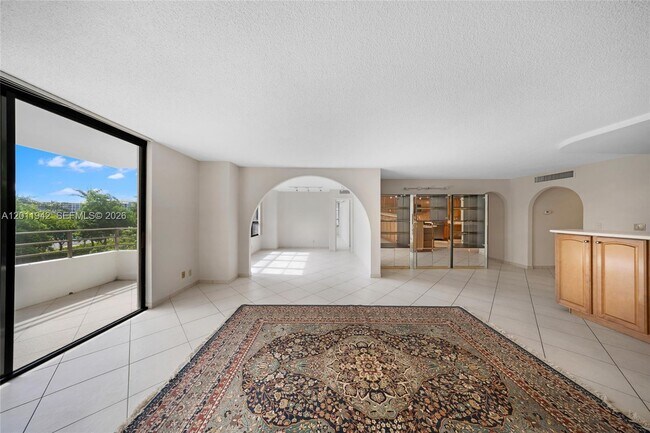 Foto del edificio - 600 Three Islands Boulevard