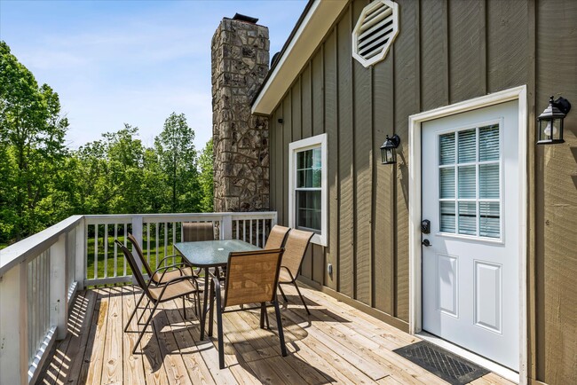 Building Photo - 804 Sugarloaf Ln