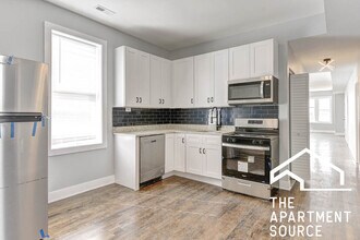Building Photo - 2935 N Lawndale Ave