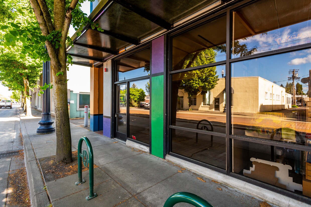 Foto principal - 242 Southeast Washington Street