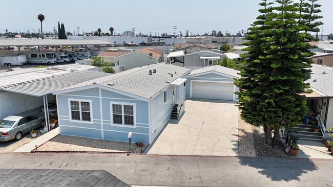 Building Photo - 4 Magnolia Via