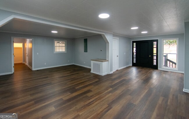 Building Photo - 7971 Roosterville Rd