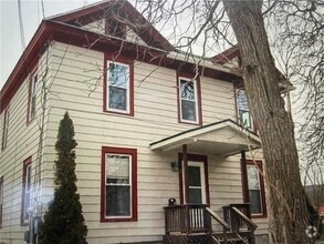 Building Photo - 7 Wells Ave