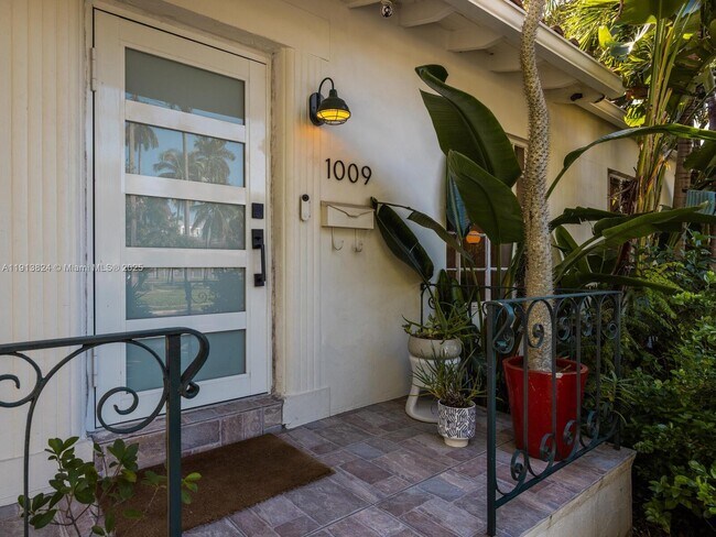 Foto del edificio - 1009 NW 11th Ct