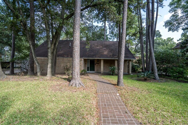 Foto del edificio - 8330 Silver Shadows Ln