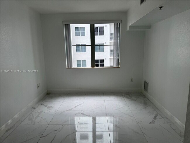 Building Photo - 1830 Radius Dr