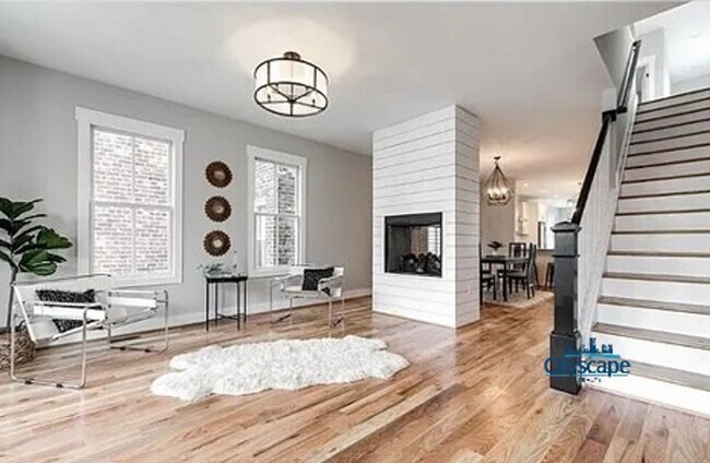 Building Photo - SWANKY 3 BEDROOM NEWER HOME IN HISTORIC CH...
