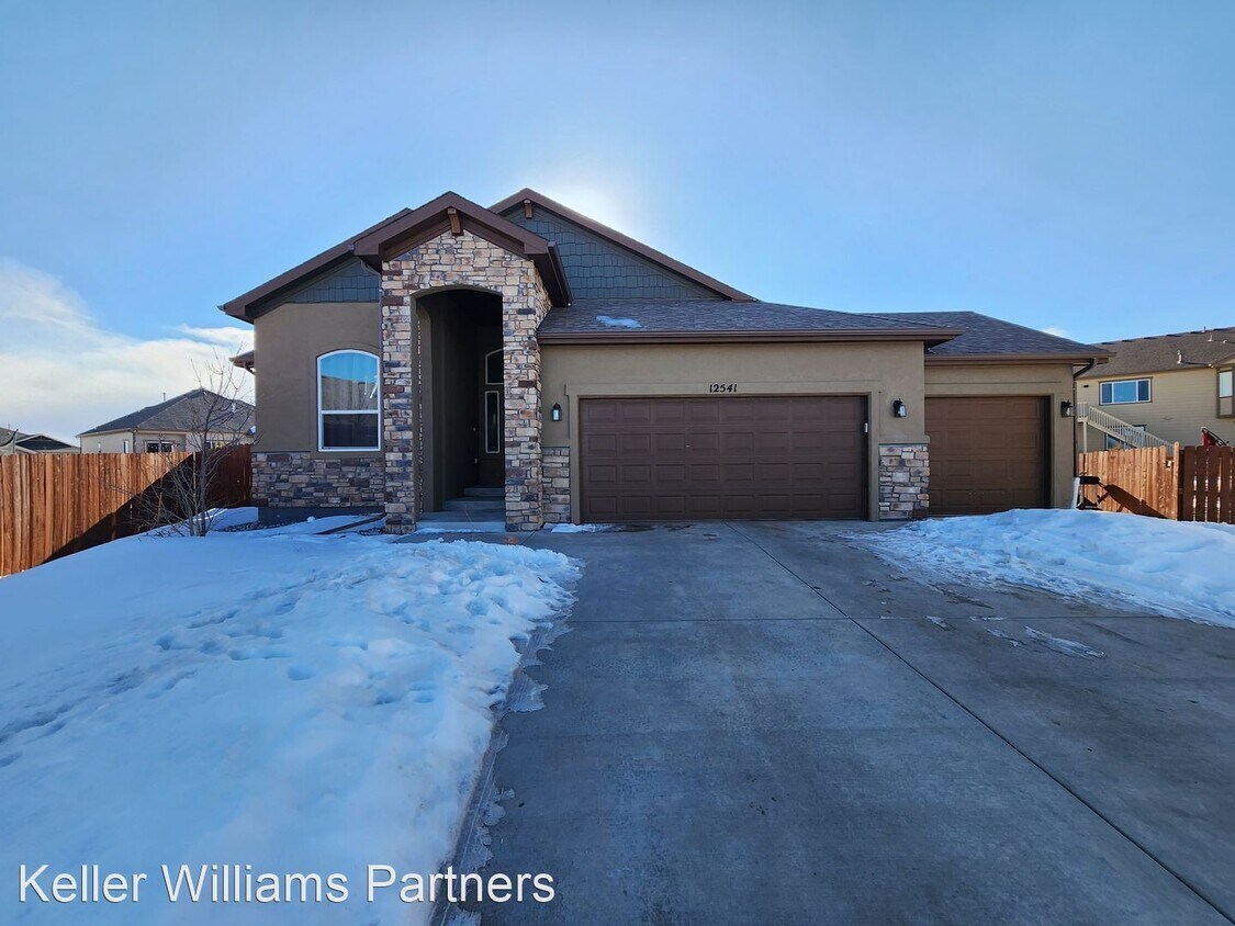 4 br, 3 bath House 12541 Culebra Peak Dr House Rental in Peyton, CO