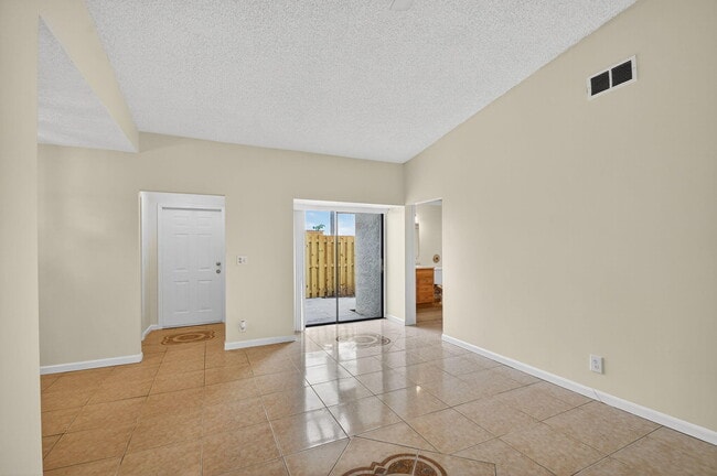 Building Photo - 2701 Waterview Cir