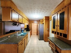 Building Photo - 1702 Ivie Lee St