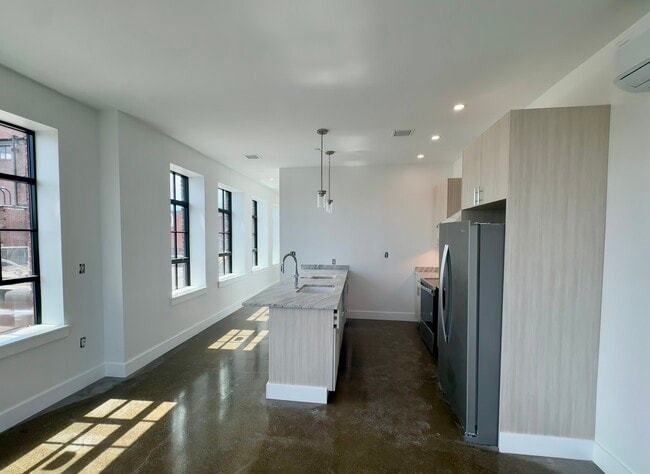Building Photo - Rumery Lofts