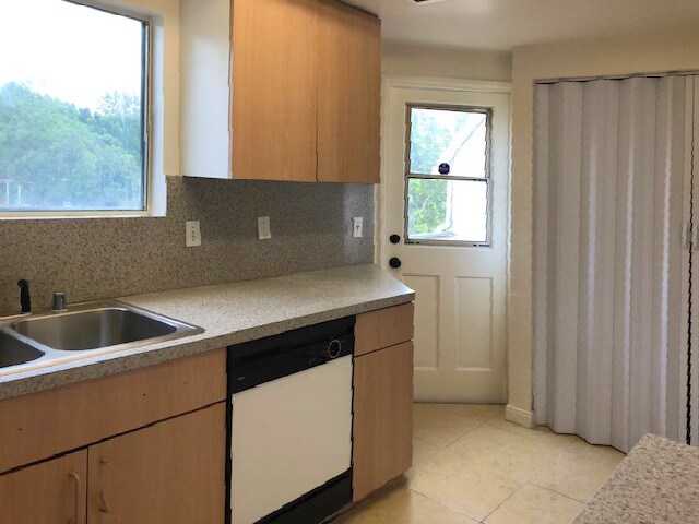 Foto del edificio - 9540 Sepulveda Blvd