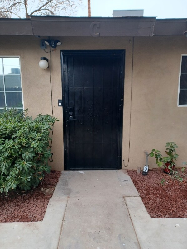 922 31st St Unit 922 31st Street, Apartment B, Bakersfield, CA 93301