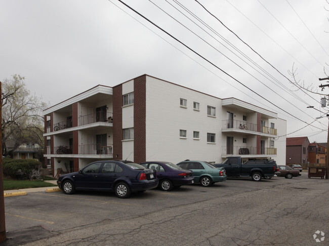 Building Photo - Cedar Manor