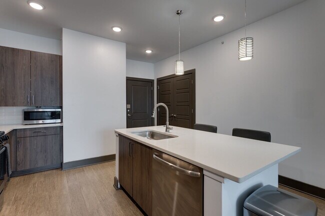 Foto del edificio - 427 Nichol Mill Ln