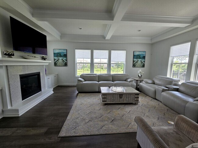 Foto del edificio - Beautiful 5 Bedroom 5 Bath in Woodbury