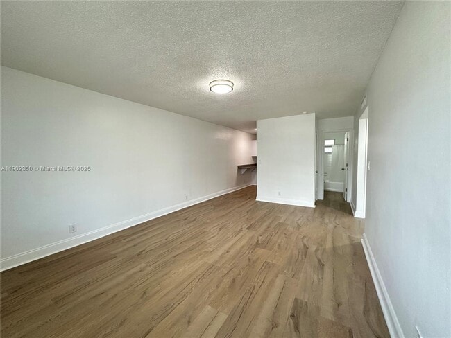 Foto del edificio - 110 NE 19th Ave