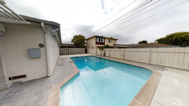 Foto del edificio - 5BD/3BA, POOL!! on Dorothy Dr. (Lease out,...