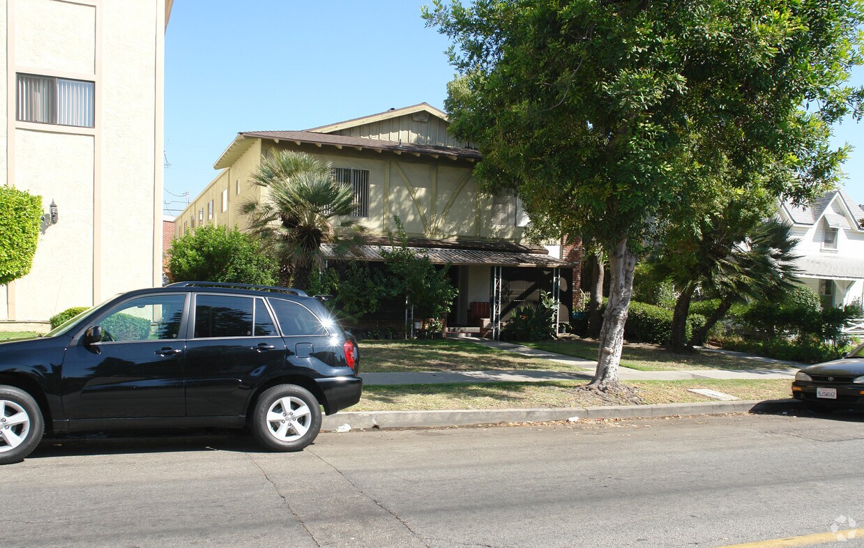 Foto principal - 118 S Adams St