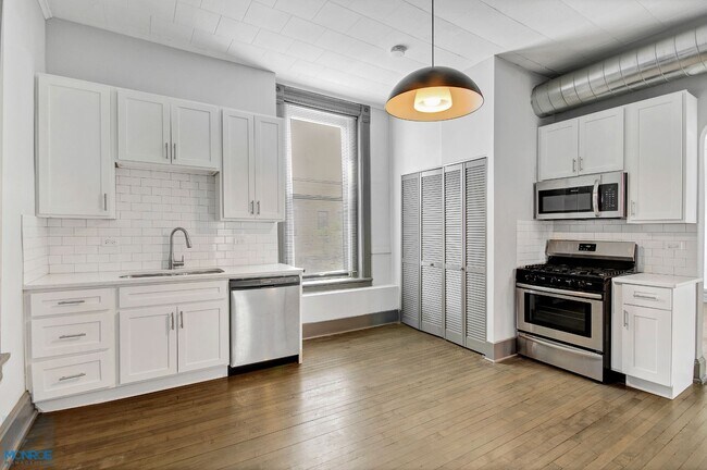 1659 W. 21st St. n.º 2R | Cocina - 1659 W. 21st St. / 2109 S. Paulina St.
