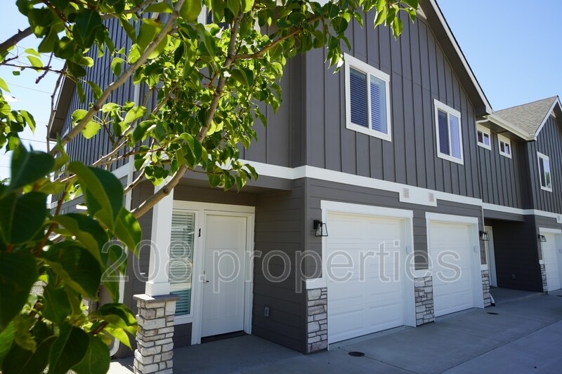 Foto principal - 431 2nd Ave N