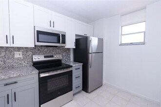 Building Photo - 2903 N Miami Beach Blvd