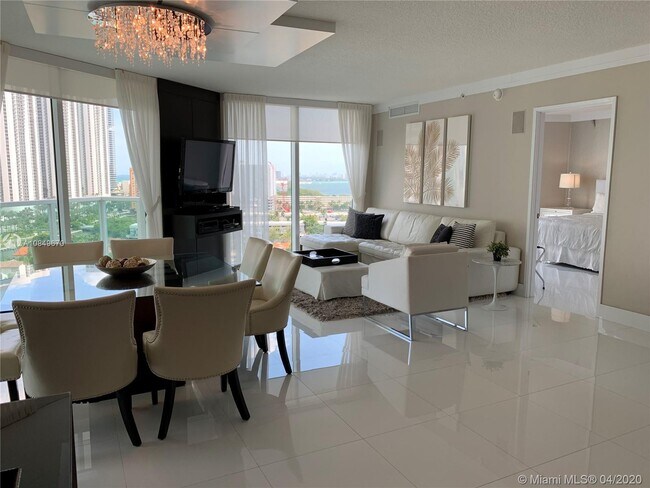 Building Photo - 250 Sunny Isles Blvd
