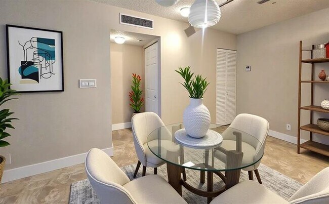 Foto del edificio - 631 Lyons Rd