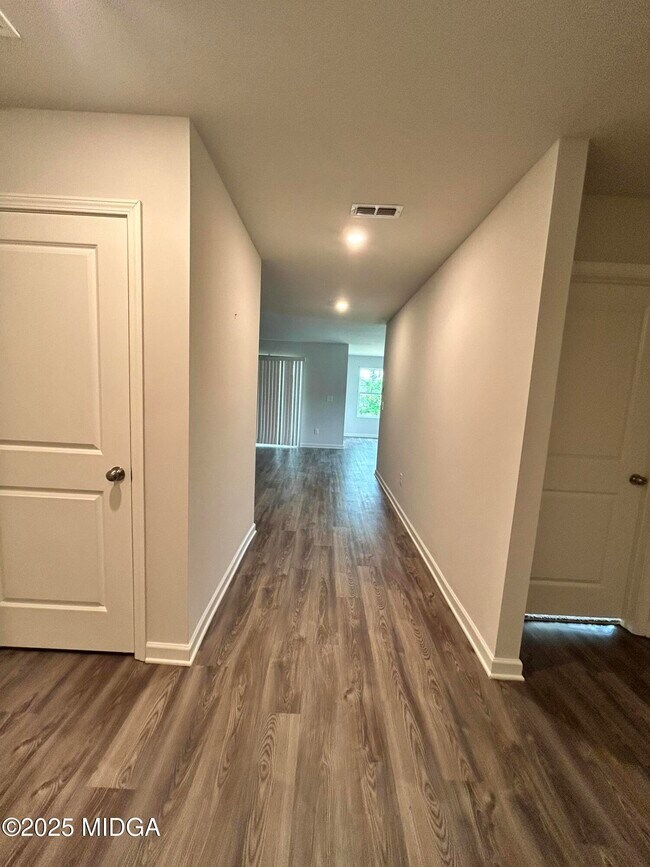 Foto del edificio - 272 Laurel Springs Dr