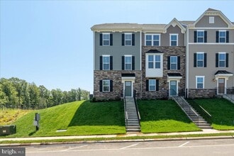 Building Photo - 9400 Tanfield Dr