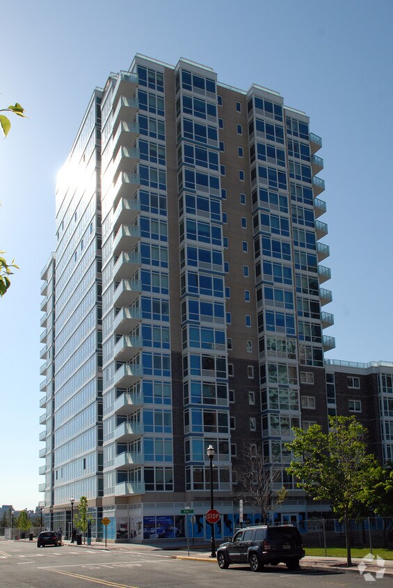 Building Photo - Laguna