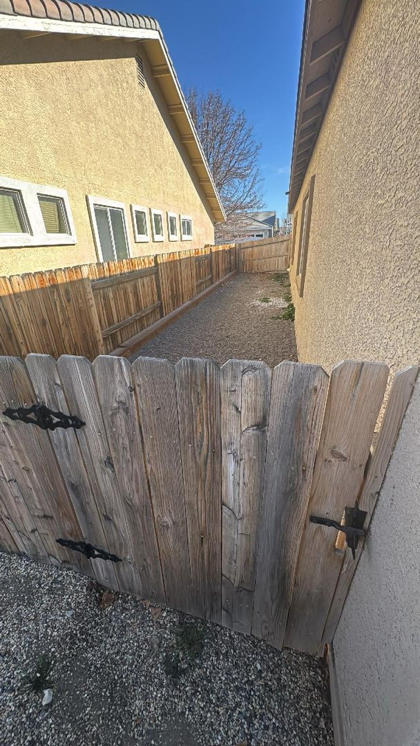 Foto del edificio - 4 Bedroom/2 Bath Home awaits you nestled in Fernley