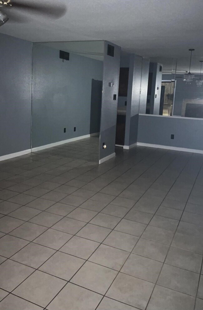 Foto del edificio - 9700 Leawood Blvd