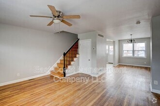 Building Photo - 2233 Graythorn Rd