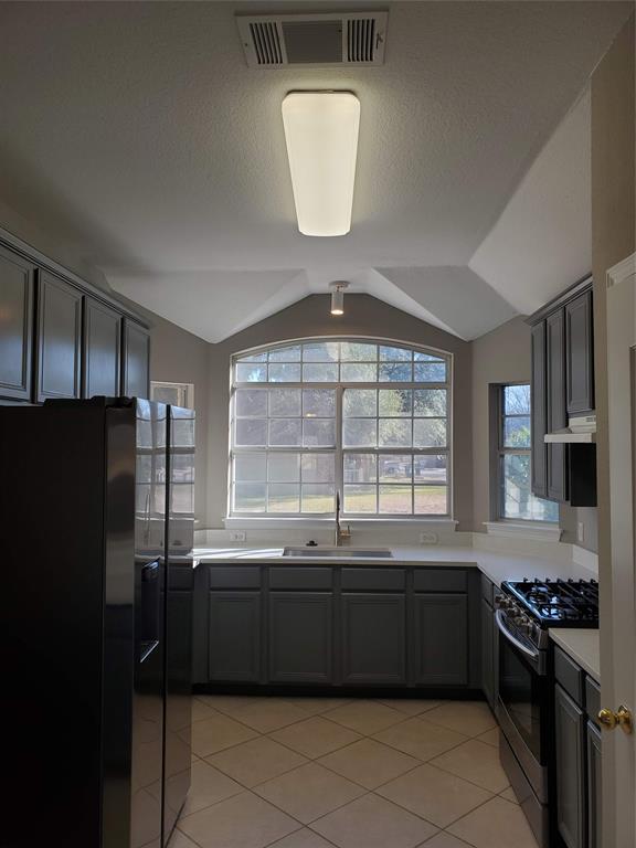 Foto del edificio - 719 Birch Brook Ln
