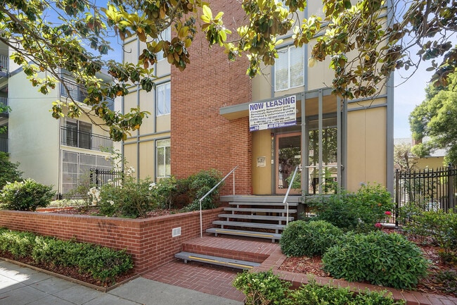 Building Photo - 2508 Hillegass Ave