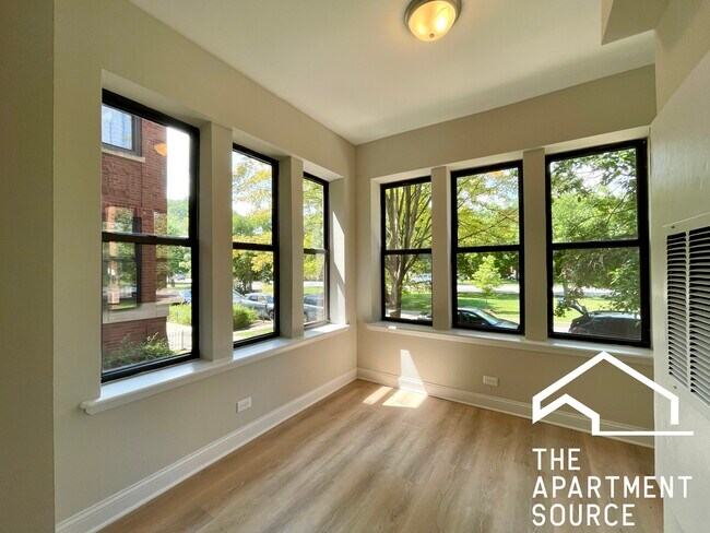 Foto del edificio - 2323 N Kedzie Blvd