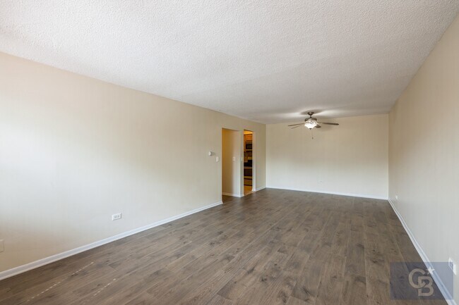 Building Photo - 415 S Lombard Ave