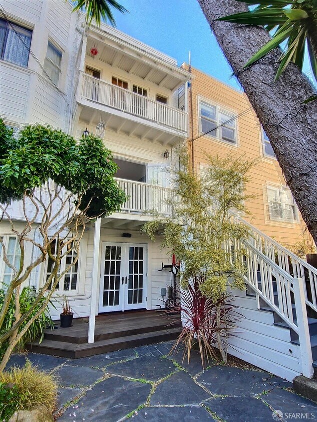 Foto del edificio - 3460 Pierce St