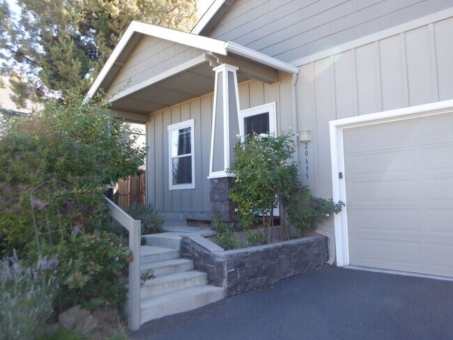 Foto del edificio - 3 Bed/2 Bath Single Level Home in NE Bend'...